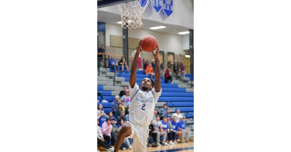 MCC men upset No. 19 Garden City 76-70